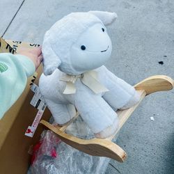 Rocking lamb for toddlers
