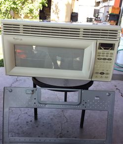 Microwave with all its parts works very well Whirlpool gold $55
