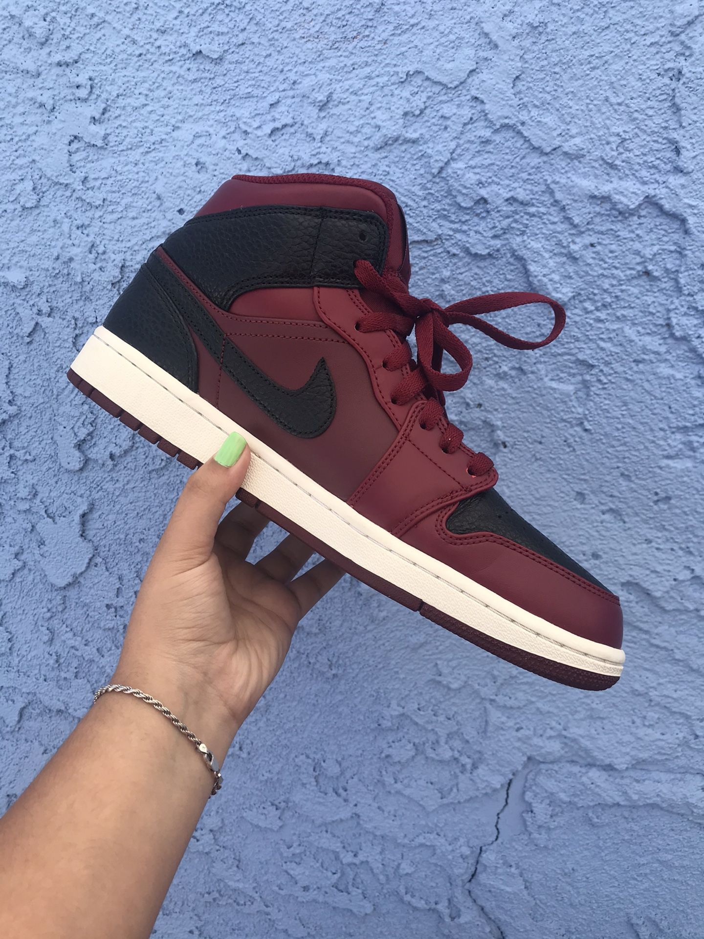 Air Jordan 1 Team Red/Black/White Summit