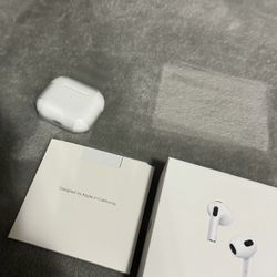 AirPods 4th Gen