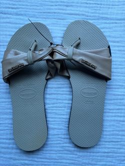 NEW Havaianas Sandals Size 7/8