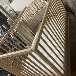 Baby Crib With Mattress 