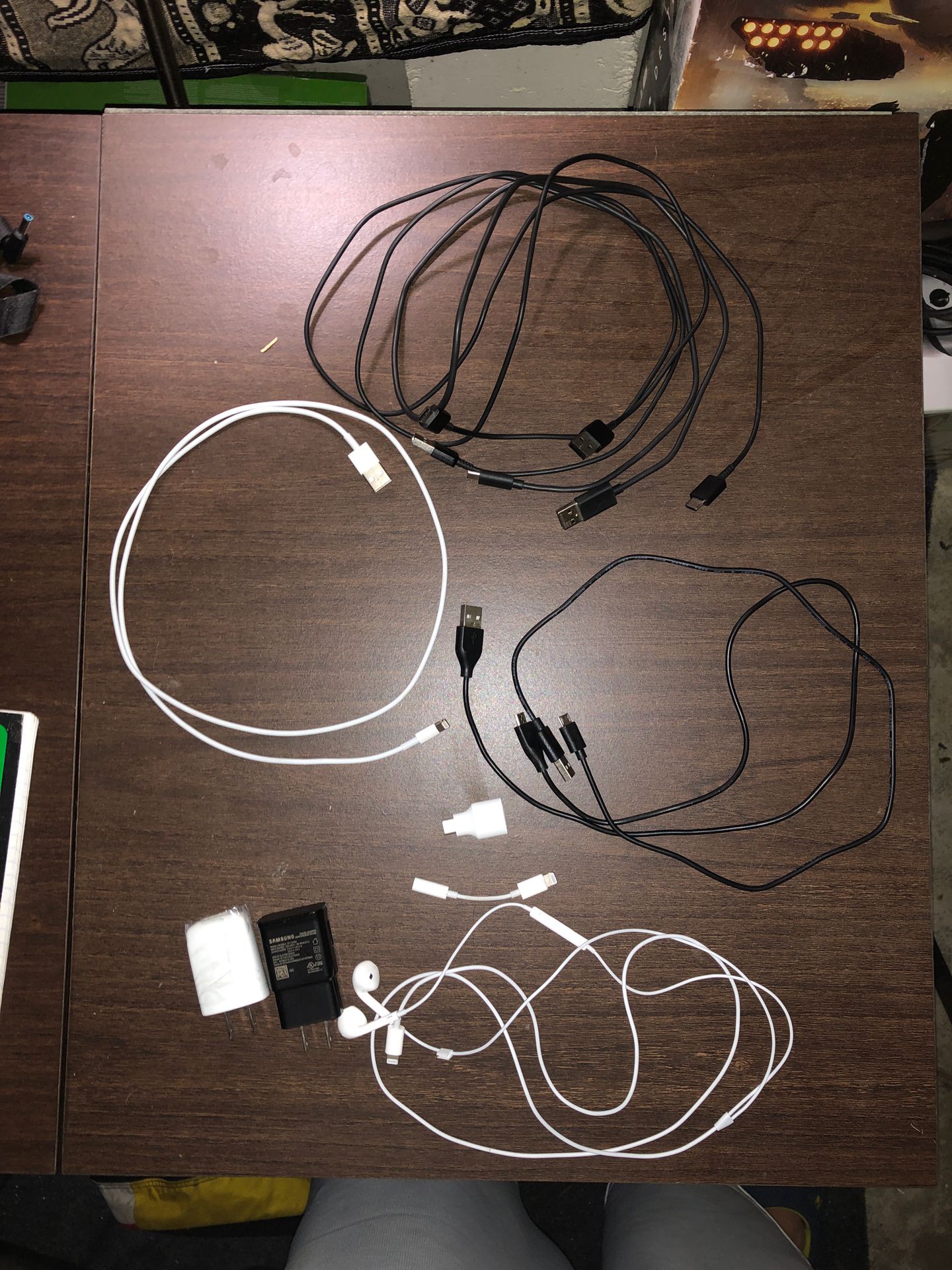 Accessories (Cables, headphones, dongles, adapters)