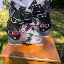 Women's Ski Boots