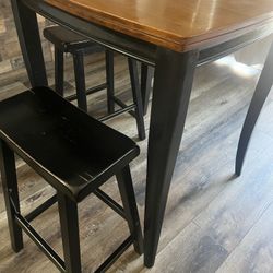 High Table 4 Stools 