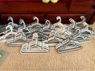 160 Baby Toddler Hangers Used