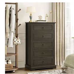 O09 $120  5 Drawer Tall Dresser