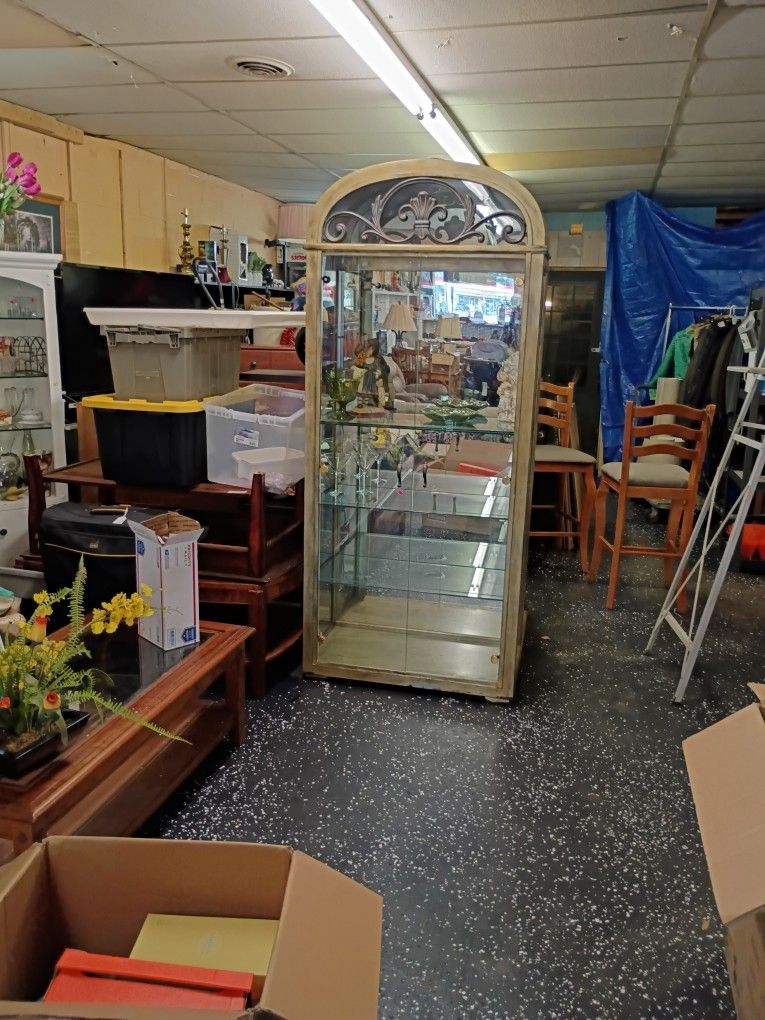 2 Door Large Curio,3 Glass Shelf