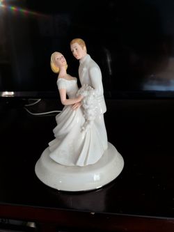 Lenox Opal Innocence Wedding Promises Collection Figurine