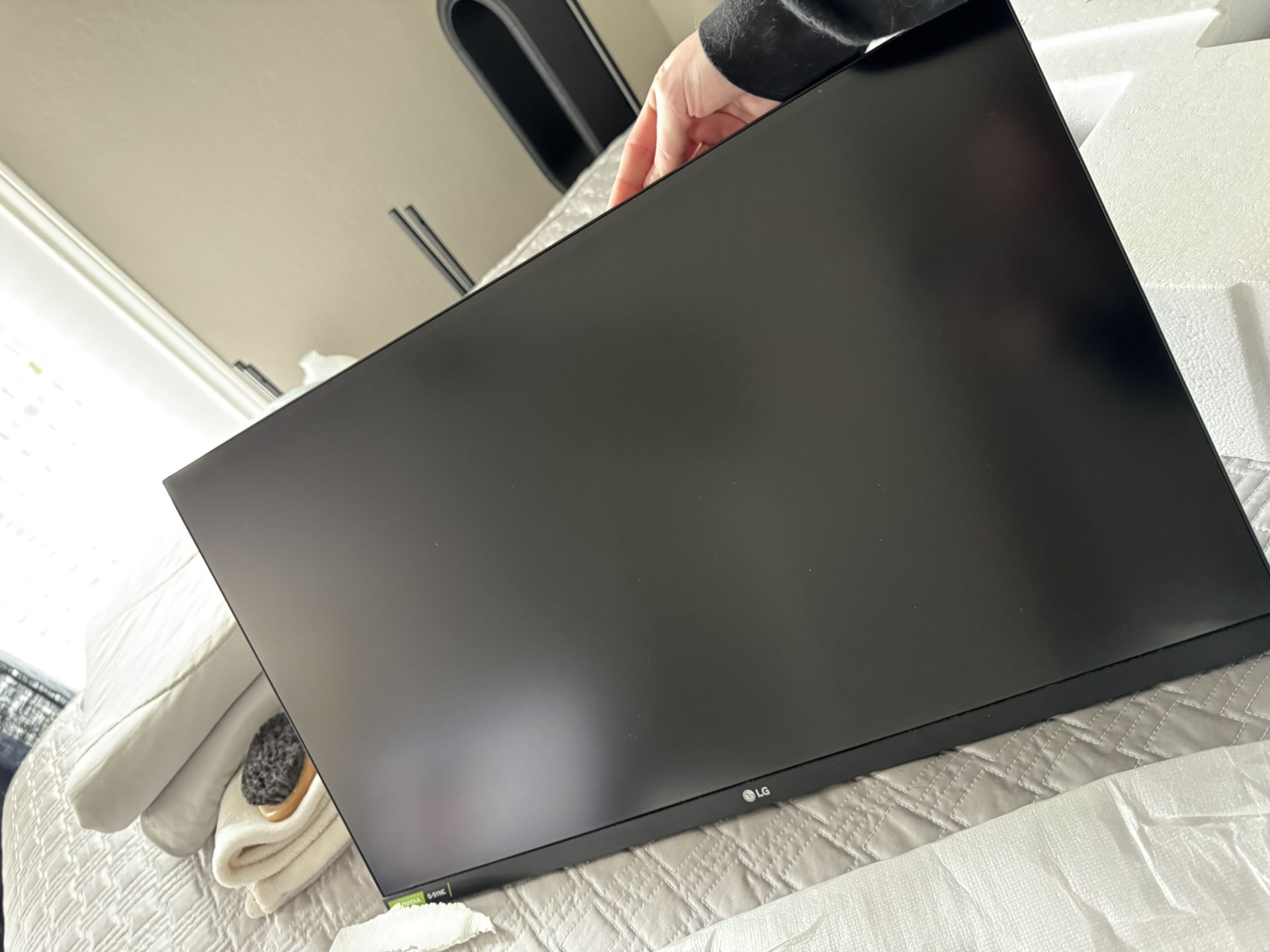 LG Ultragear 27GN850 144hz Gaming Monitor 