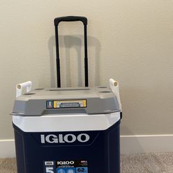 Igloo Maxcold cooler With Wheels 
