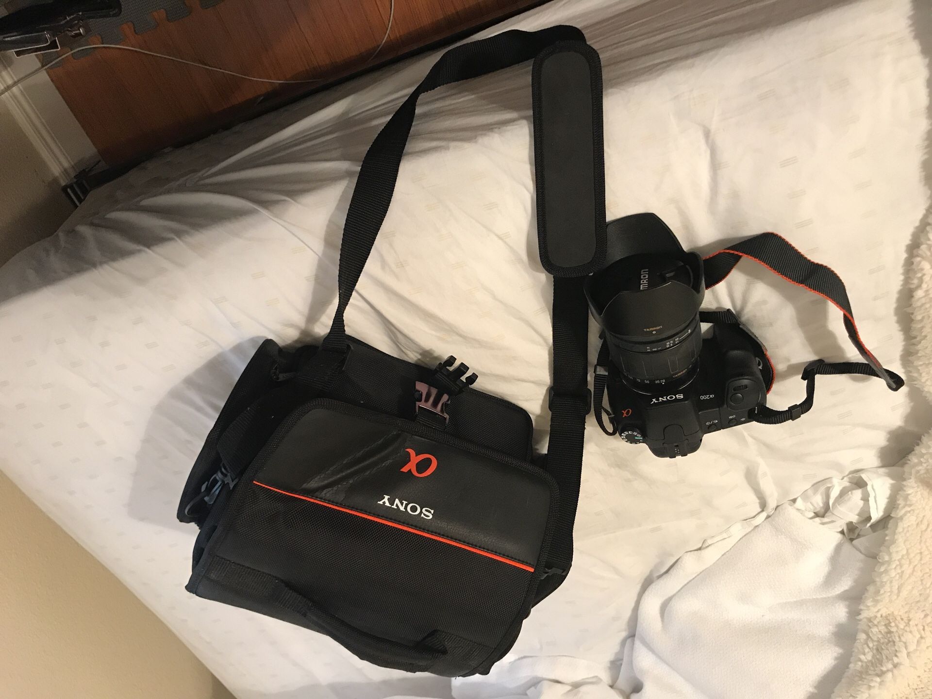 Sony camera, with HLV-F56AM flash attachment