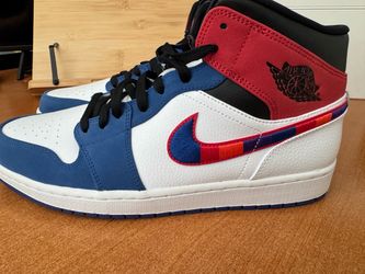 Air Jordan 1 Mid Sneaker