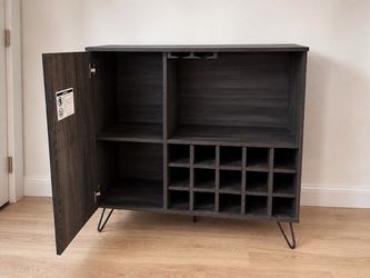Turnbridge 37.25'' Bar Cabinet