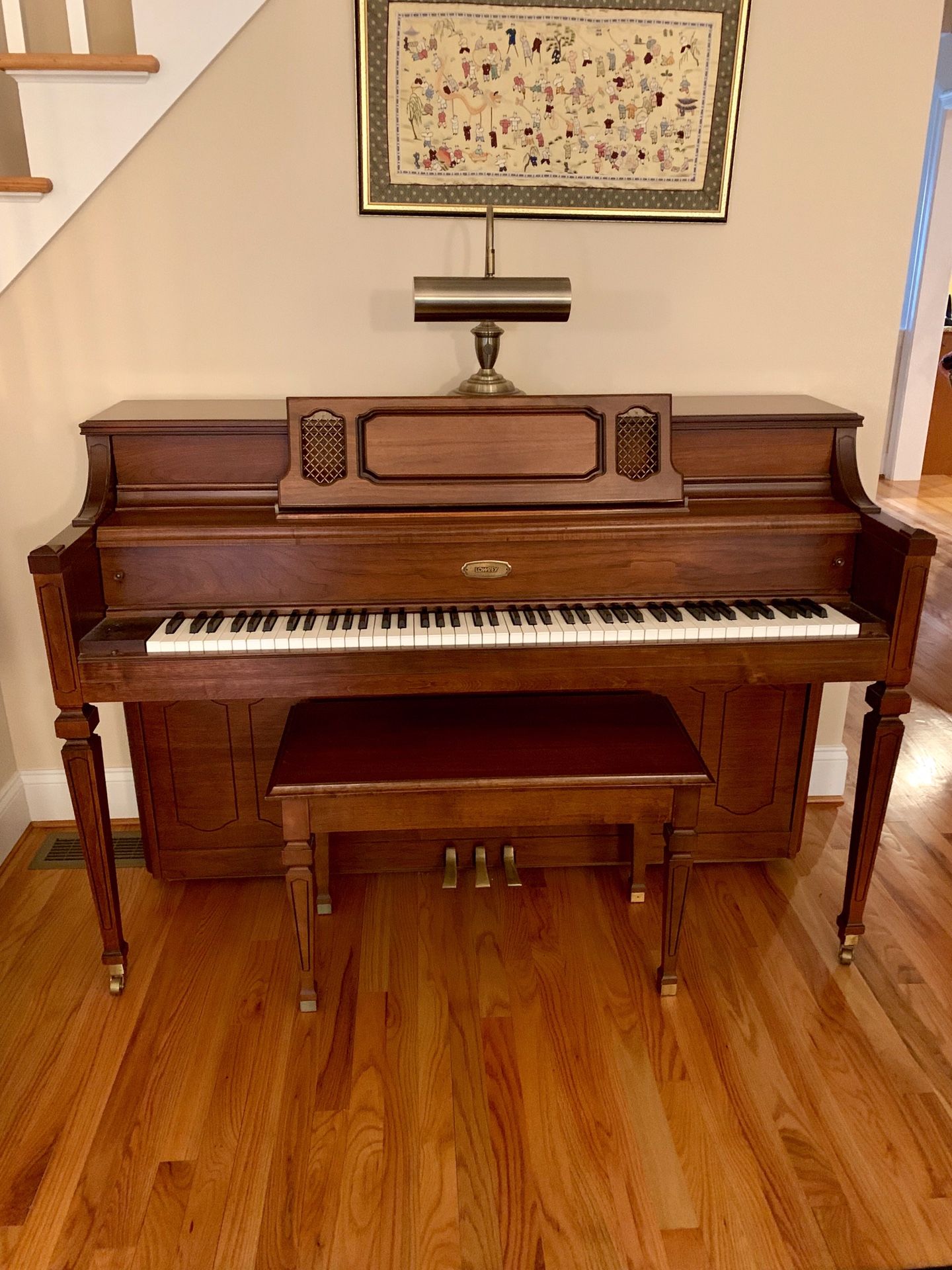 Lowrey Piano