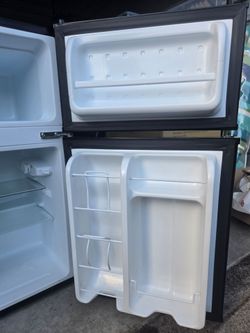 Mini fridge/ freezer