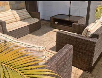 6-Piece Outdoor Patio Furniture Set – Excellent Condition
