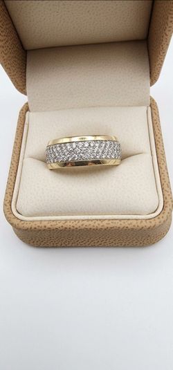 14k Gold 12.5 grams Gold Band Ring with 2.5 ct Natural Diamond center
