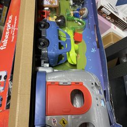 Fisher-Price Little People Fresh Air Fun Camping Set, Ages 1-5 - New,Box is damaged