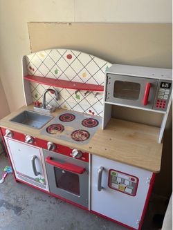 Play Kitchen