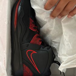 Kyrie Infinity Size 11.5 Brand New