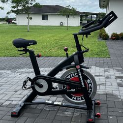 Schwinn IC3 Indoor Exercise Gym Cycling Bike Adjustable Seat Handlebars Smooth Flywheel
