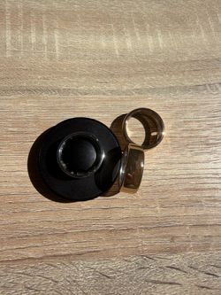 Ours Ring Gen 3 - Silver (size 9) with charger + 2 gold cases