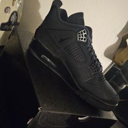 Black Cat Jordan 4