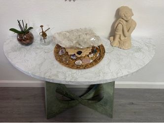 D.I.Y. Green & white table.
