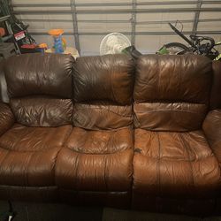 3 Seater Couch With 2 Recliners Built In