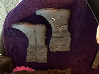 Women’s size 7 boots