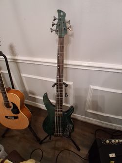 Yamaha 5-String Electric Bass Guitar