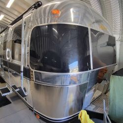 1989 Excello 1000 34 ft