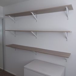 Rubbermaid Shelves  Set Of 3