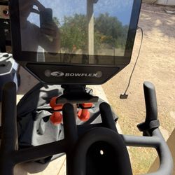 	BowFlex - VeloCore Bike (16" Console) - Black