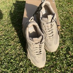 Women’s Tan Sneakers Size 8
