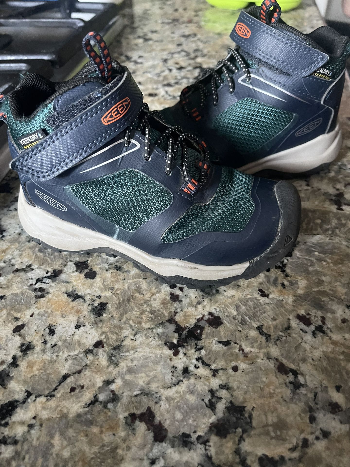 Keen Kids Wandering Boots sz. 9 US - Waterproof
