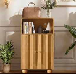 New-Storage Cabinet Modern Freestanding Display Storage, Sideboard Buffet Cabinet with 2 Fluted Door