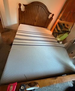 Queen Wooden Bed Frame w/ Headboard