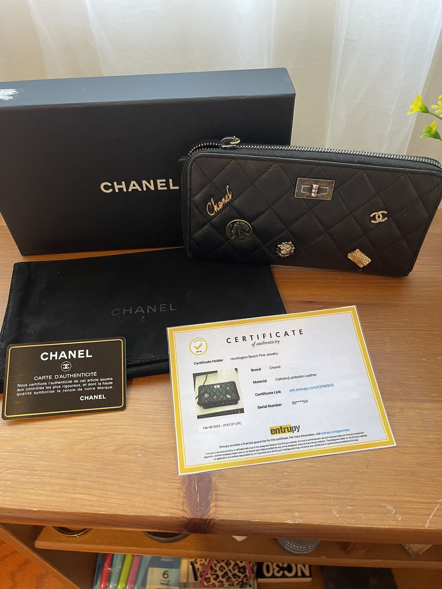 Authentic CHANEL Charm Wallet for Sale in Fountain Valley, CA - OfferUp