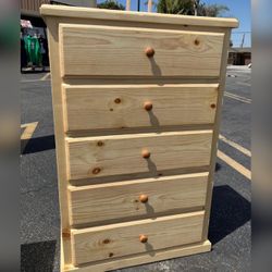 Dresser/ Five drawers dresser