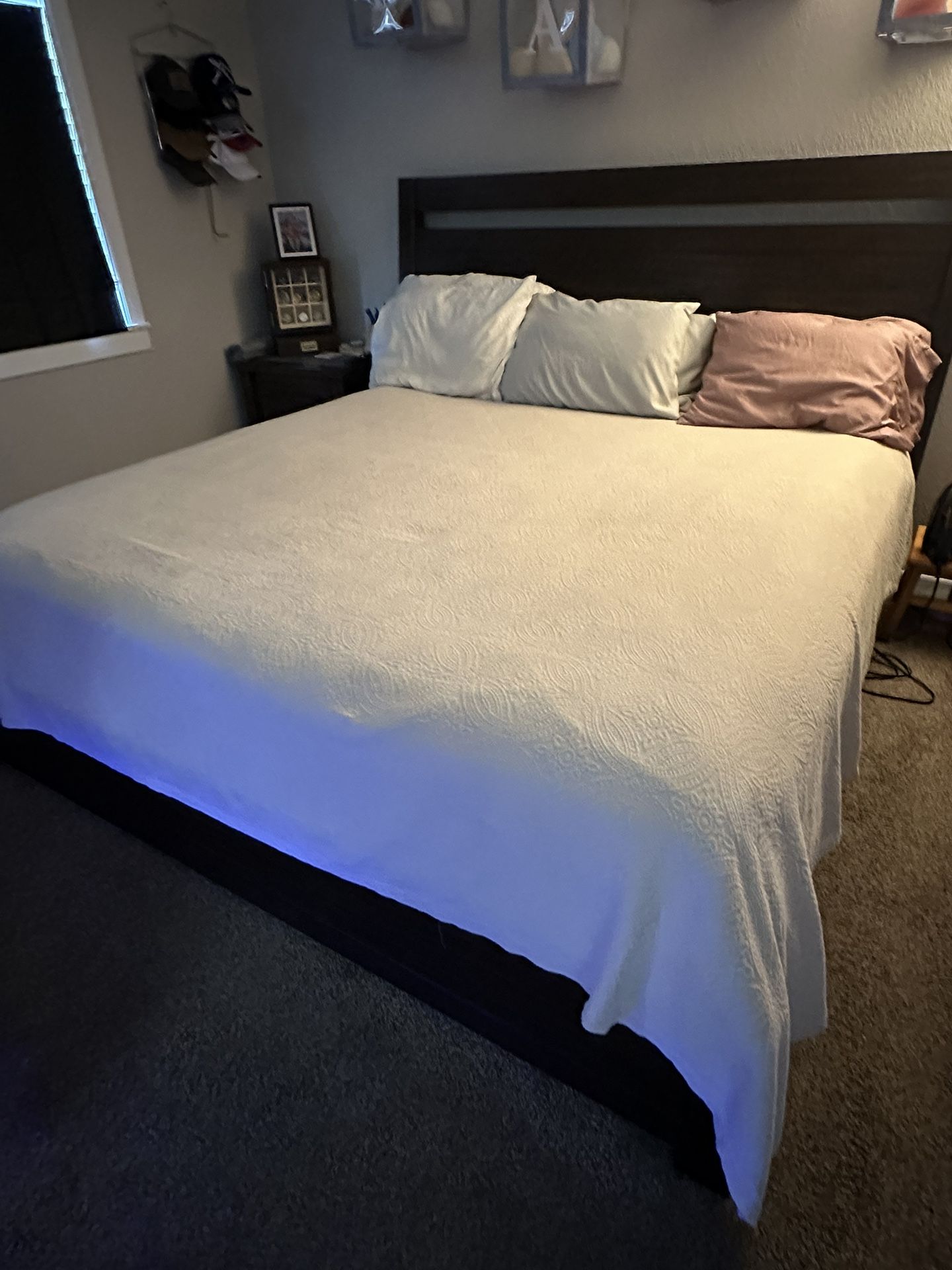 For sale: **King Size Bed Set with Nightstands**