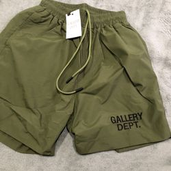 Green Gallery Dept Shorts.       S,m,l,xl