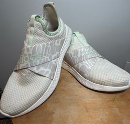 Comfortable women's sneakers. $27.