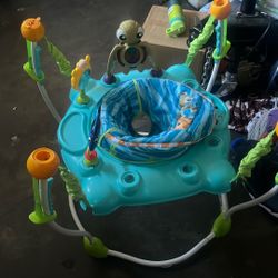 Baby  bouncer 