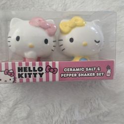 Hello Kitty Salt Shaker Set 