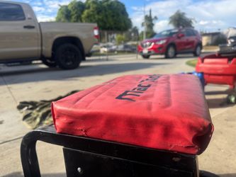 Mac tools tool box chair