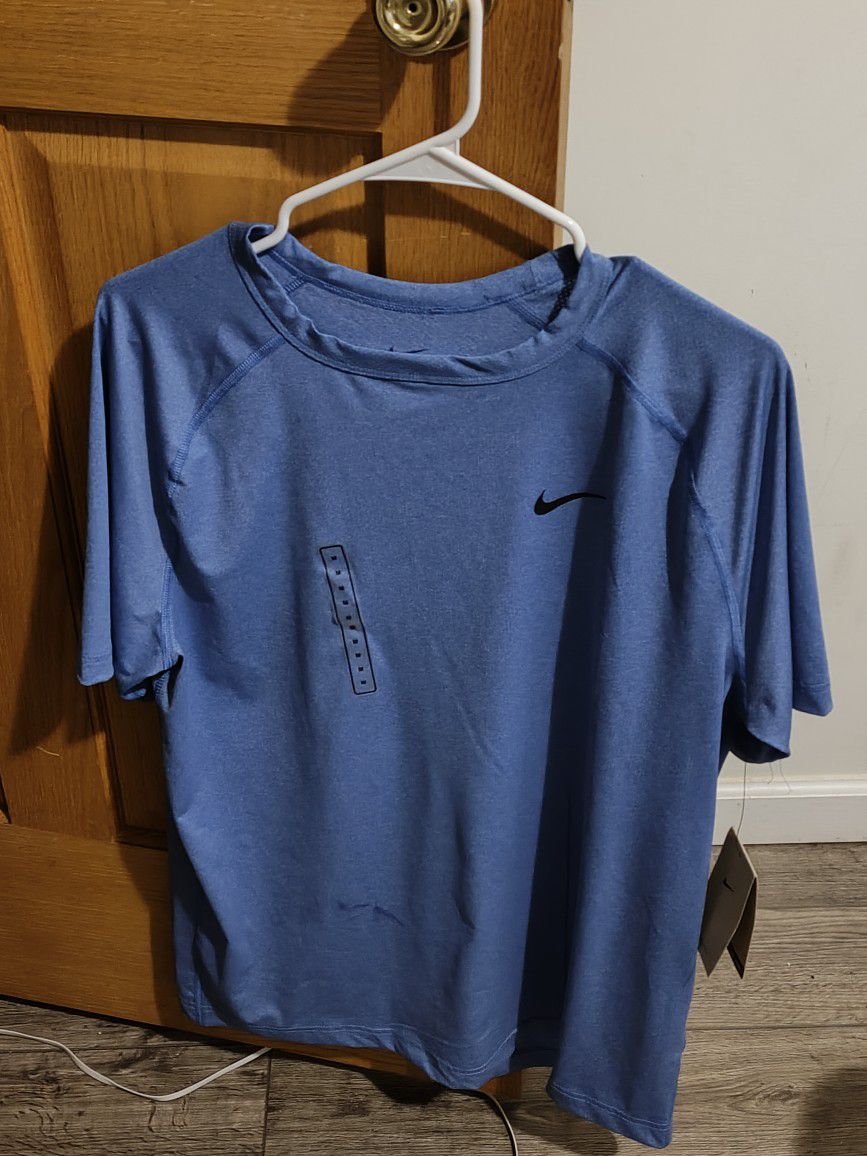 Nike Dry Fit Shirts Size Medium 