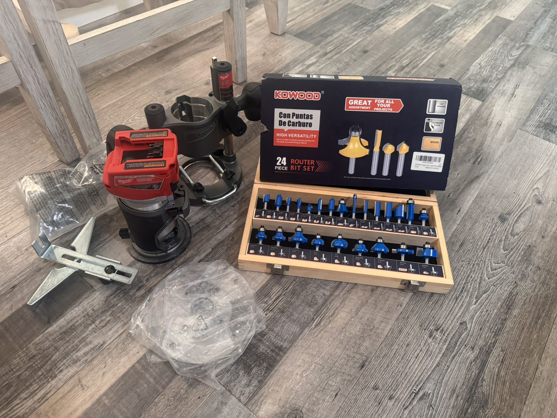 Milwaukee M18 Fuel Compact Router, Plunge Base And Accessories All New Please π Last Picture Over $400 Value