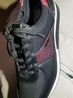 tenis shoes